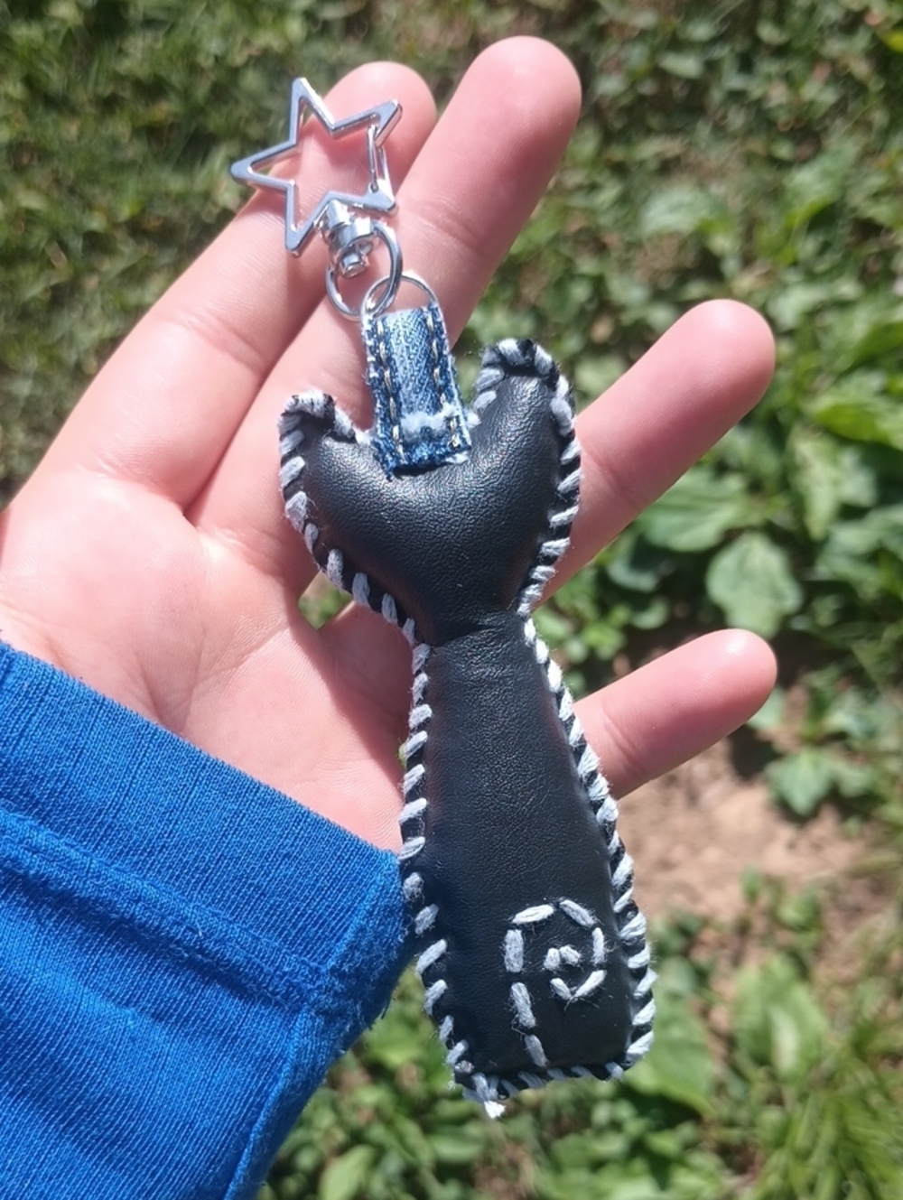 Handcrafted Faux Leather Cat Keychain - Picture 3 of 6